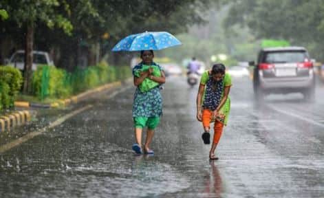 Maharashtra Rain 20 june 2022 Heavy rains in Mumbai Thane and Palghar areas Maharashtra Rain : मुंबईसह ठाणे, पालघर परिसरात पावसाची हजेरी, इतर ठिकाणी पावसाची प्रतीक्षा कायम