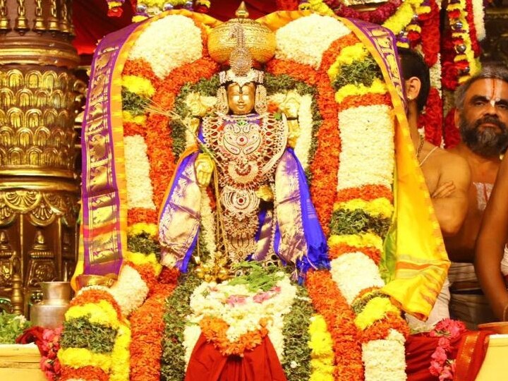 புதுச்சேரி :  ஹெலிபேடு மைதானத்தில் ஸ்ரீநிவாச திருக்கல்யாண உற்சவம்.. திரண்டு வந்த தரிசித்த பக்தர்கள்..