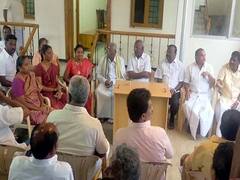 ஓபிஎஸ் வீட்டில் நடந்த கூட்டத்தில் கட்சியில் இருந்து நீக்கப்பட்ட ஓ.ராஜா பங்கேற்பு