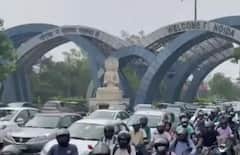 ਕਈ ਕਿਲੋਮੀਟਰ ਲੰਬਾ ਜਾਮ, ਰੇਂਗਦੇ ਵਾਹਨਾਂ 'ਚ ਲੋਕ ਪਰੇਸ਼ਾਨ... ਦੇਖੋ ਤਸਵੀਰਾਂ 'ਚ ਦਿੱਲੀ ਤੋਂ ਨੋਇਡਾ ਅਤੇ ਗੁਰੂਗ੍ਰਾਮ ਤੱਕ ਦਾ ਨਜ਼ਾਰਾ