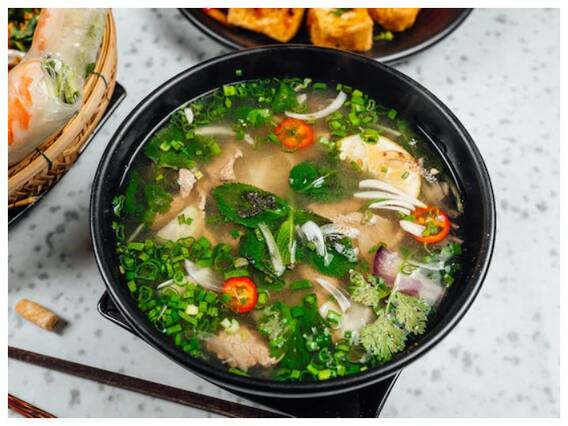 Light Food: रात के खाने में खाएं इज़ी टू डाइजेस्ट वाले फूड्स, आयुर्वेद के अनुसार बेस्ट हैं फूड