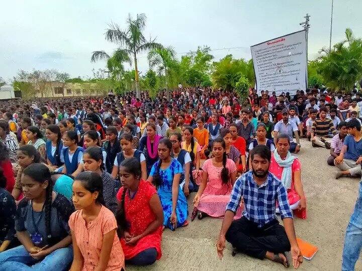 Telangana: Basar IIIT Students Continue To Protest Against Poor Infrastructure In Campus Telangana: Basar IIIT Students Continue To Protest Against Poor Infrastructure In Campus