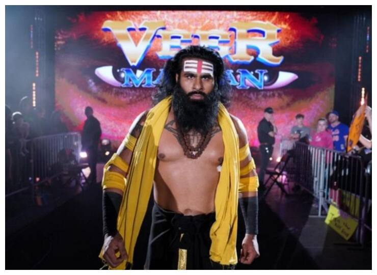 WWE Supertstar Veer Mahaan again beat robert Roode in a live event WWE Superstar Veer Mahaan का विनिंग स्ट्रीक बरकरार, पूर्व टैग टीम चैंपियन को चटाई धूल