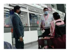 Airlines: दिव्यांग कलाकार का दावा, बैटरी वाले व्हीलचेयर के साथ एअरलाइन ने उड़ान से रोका