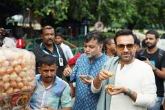 Pankaj at Kolkata: ভিক্টোরিয়ার সামনে জমিয়ে ফুচকা, পঙ্কজ বললেন, 'সৃজিতের শহরে আমায় আসতেই হত'