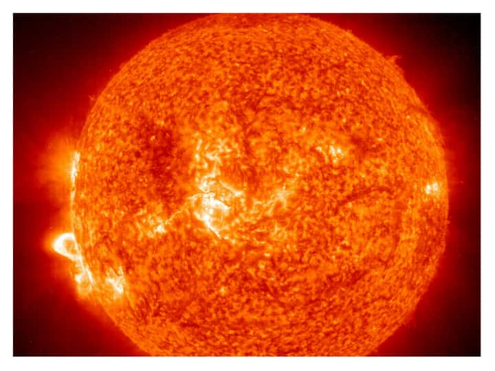 If this sunspot shown on the sun explodes, then it can have an effect on the earth AR3038 Sunspot: सूरज पर दिखा यह सनस्पॉट, अगर विस्‍फोट हुआ तो पृथ्‍वी पर पड़ सकता है ये असर, जानिए पूरी डिटेल्स