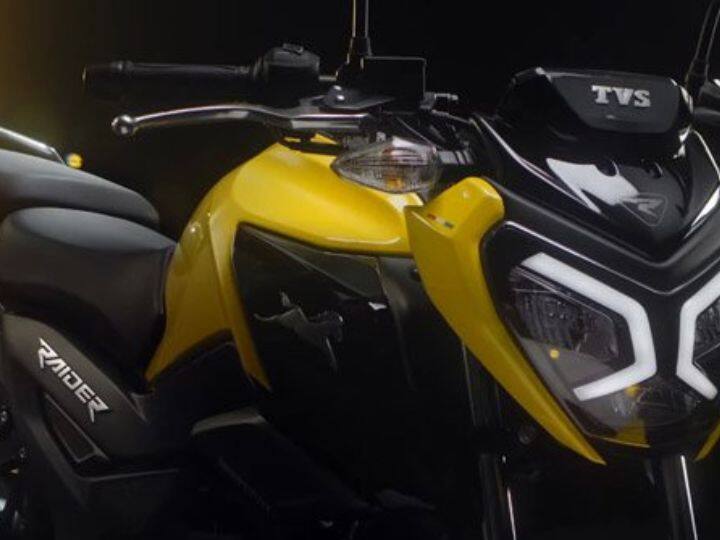 या बाईकची फिट आणि फिनिश प्रीमियम 150cc बाईक सारखीच आहे. इंजिनबद्दल बोलायचे झाल्यास, TVS Raider ला 124.8 cc एअर-कूल्ड सिंगल सिलेंडर मिळतो, जो 11.2 bhp पॉवर आणि 11.2 न्यूटन मीटर टॉर्क जनरेट करतो. बाईकचे इंजिन 5-स्पीड गिअरबॉक्सने सुसज्ज आहे. याला टू-राइडिंग मोड देखील मिळतो जो सेगमेंटमधील अशा प्रकारचा पहिला फीचर आहे. TVS Raider 125 ची किंमत  84,573 रुपयांपासून सुरू होते आणि 90,989 रुपयांपर्यंत (एक्स-शोरूम) जाते.