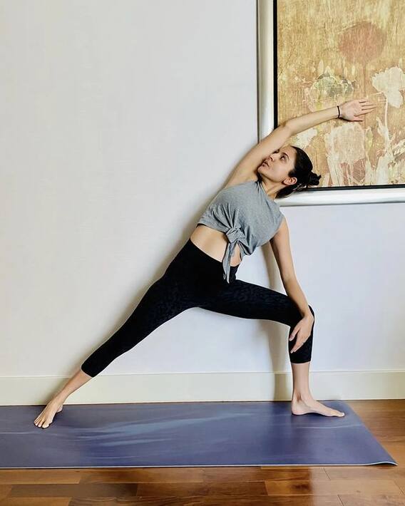 Photo: The fitness journey shared by Anushka Sharma;  See pictures while practicing yoga!