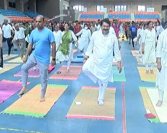 अंतर्राष्ट्रीय योग दिवस: गुजरात में कैसे मनाया गया योग दिवस? तस्वीरें देखें