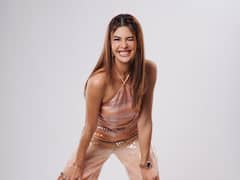 Jacqueline Fernandez: ఈ హీరోయిన్ నవ్వుకు వెన్నెల కురవాల్సిందే