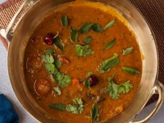 Benefits of Brass Utensils: पीतल के बर्तनों में पका खाना क्यों है फायदेमंद? जानिए