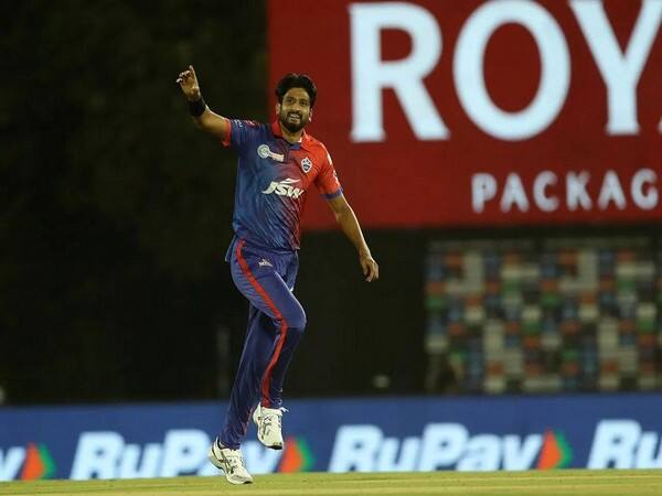 খালিল আহমেদও রয়েছেন এই তালিকায়। বাঁহাতি পেসার হিসেবে খালিলের পারফরম্যান্স নজর কেড়েছে আইপিএলে।
