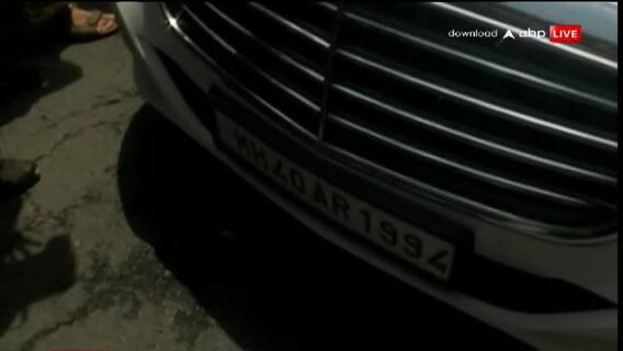 મહારાષ્ટ્ર પાર્સિંગની કારમાં એક નેતા પહોંચ્યા સુરતની હોટેલમાં, કોણ હોઈ શકે છે આ નેતા?