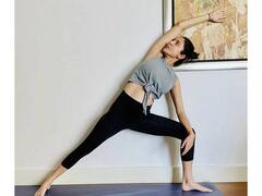 PHOTO: अनुष्का शर्माने शेअर केली फिटनेस जर्नी; पाहा योग अभ्यास करतानाचे फोटो!