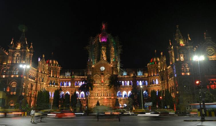 in-a-city-like-mumbai-walking-on-the-road-late-at-night-is-not-a-crime says court Mumbai News: कर्फ्यू लागू न होने पर मुंबई जैसे शहर में देर रात सड़क पर घूमना अपराध नहीं- कोर्ट