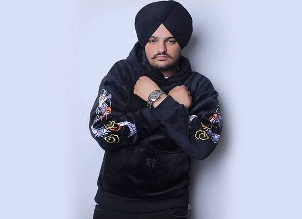 29 मई 2022 को मशहूर पंजाबी गायक सिद्धू मूसेवाला की एक गैंग ने गोली मारकर हत्या कर दी थी. गायक की मौत ने उनके चाहने वालों को हिला कर रख दिया था.