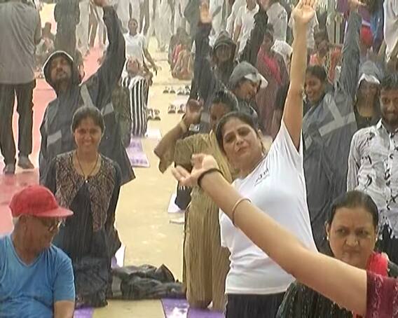 अंतर्राष्ट्रीय योग दिवस: गुजरात में कैसे मनाया गया योग दिवस? तस्वीरें देखें