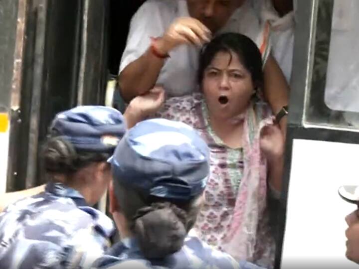 Mahila Congress Chief Spits On Cops Amid Protests Over ED Summons To Rahul Gandhi Video Viral Mahila Congress Chief Spits On Cops Amid Protests Over ED Summons To Rahul Gandhi | WATCH