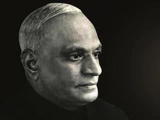 Presidential Election : ...अन् इंदिरा गांधींच्या पाठिंब्यावर राष्ट्रपती निवडणुकीमध्ये अपक्ष उमेदवारांने काँग्रेसच्या उमेदवाराला पाडलं