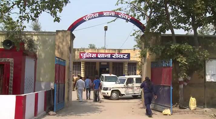 Bharatpur News Two masked men shot the student in Bharatpur, criminal absconded ANN Bharatpur News: भरतपुर में दो नकाबपोशों ने छात्र को मारी गोली, वारदात के बाद अपराधी फरार