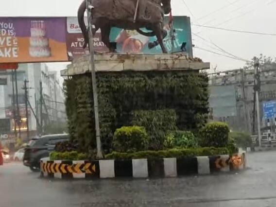 MP News: भोपाल में मानसून की धमाकेदार एंट्री, आधे घंटे में एक इंच बारिश, निचले इलाकों में भरा पानी MP News: भोपाल में मानसून की धमाकेदार एंट्री, आधे घंटे में एक इंच बारिश, निचले इलाकों में भरा पानी