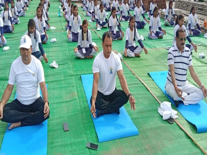 International Yoga Day 2022: छत्तीसगढ़ के सीएम भूपेश बघेल, मंत्री, विधायक समेत हजारों लोगों ने किया योग