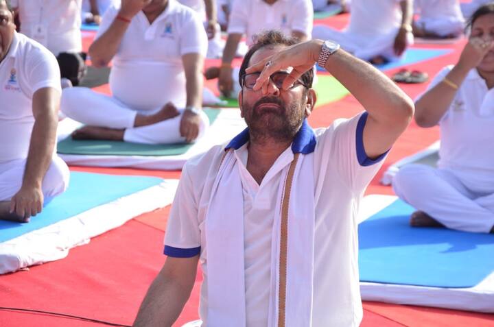 Union Minister of Minority Affairs, Mukhtar Abbas Naqvi performed Yoga with a large number of people from all sections of the society at historic “Panch Mahal” in Fatehpur Sikri (UP) on the occasion of International Day of Yoga. (Twitter/@naqvimukhtar)