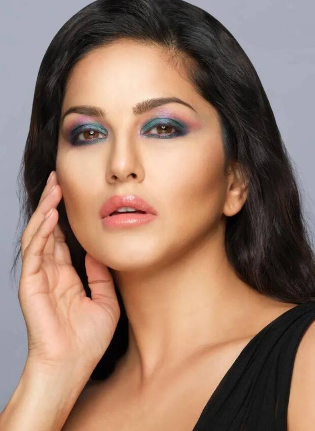 ‘करणजीत कौर – द अनटोल्ड स्टोरी ऑफ सनी लिओनी’ हा चित्रपट सनीच्या आयुष्यावर आधारित आहे. (Sunny Leone/instagram)