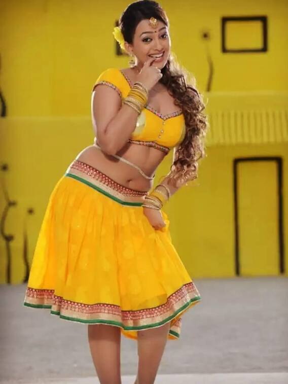 ‘రెక్కీ’ బ్యూటీ ఎస్తర్‌‌ ఇండియన్ కాదా? సింగర్.. నటిగా ఎలా మారింది?