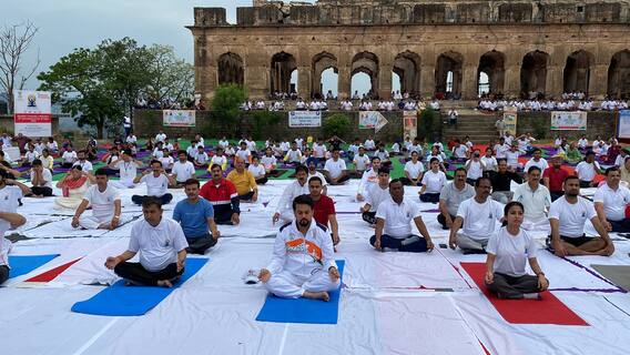 International Yoga Day 2022: Cabinet Ministers Perform Yoga Asanas In Different Parts Of Country — SEE PICS