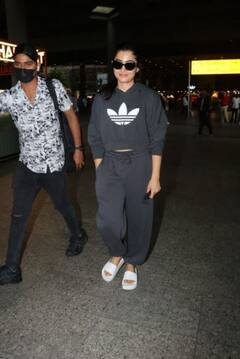 ਮੁੰਬਈ ਹਵਾਈ ਅੱਡੇ 'ਤੇ ਕੰਫਰਟੈਬਲ ਟਰੈਕਸੂਟ ਵਿੱਚ Rashmika Mandanna ਨੇ ਕੀਤਾ ਸ਼ਾਮੀ-ਸ਼ਾਮੀ ਦੀ ਹੁੱਕ ਸਟੈਪ