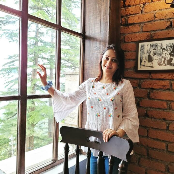 मराठी चित्रपट आणि मालिकाच नव्हे तर, हिंदी मनोरंजन विश्वातही आपल्या अभिनयाचा जलवा दाखवणाऱ्या अभिनेत्री मृणाल कुलकर्णी (Mrinal Kulkarni) यांचा आज (21 जून) वाढदिवस आहे.