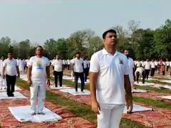 International Yoga Day 2022: गोंडा में योग दिवस के मौके पर हजारों लोगों का उमड़ा हुजूम, ये लोग रहे मौजूद