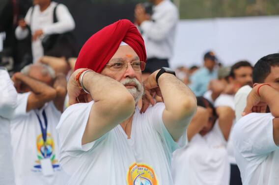 International Yoga Day 2022: Cabinet Ministers Perform Yoga Asanas In Different Parts Of Country — SEE PICS