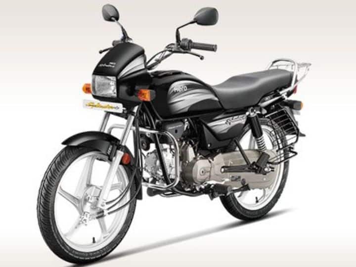 Hero Splendor Plus ही देशातील सर्वाधिक विकली जाणारी बाईक आहे. स्प्लेंडर प्लसला विक्रीच्या बाबतीत आतापर्यंत कोणतीही बाईक आव्हान देऊ शकलेली नाही. Hero Splendor Plus ला सर्वाधिक पसंती देण्याचे कारण म्हणजे त्याचे सर्वाधिक मायलेज आणि Maintenance कमी किंमत. Hero Splendor Plus तीन प्रकारांमध्ये येते- Drum Self Cast, i3s Drum Self Cast, आणि i3s Drum Self Cast Matte Shield Gold.