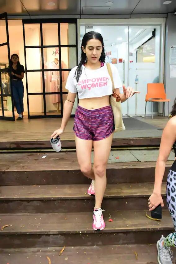 સારાનો ફિટનેસ મંત્ર જાણવા માટે ફેન્સ ઉત્સાહિત હોય છે. એક્ટ્રેસ હેવી વર્કઆઉટની સાથે સ્ટ્રિક્ટ ડાયટને ફોલો કરે છે.
