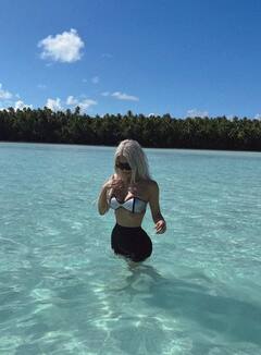 Kim Kardashian Pics: બિકિનીમાં કિમ કાર્દાશિયનના ફોટાએ ઉડાવ્યા હોશ, દરિયા કિનારે આપ્યા સ્ટનિંગ પોઝ