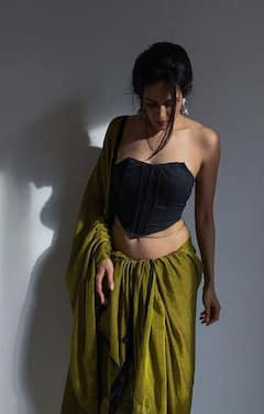 Pradainisurva Photos: பிரதானி சர்வாவின் ஹாட் போட்டோஸ்