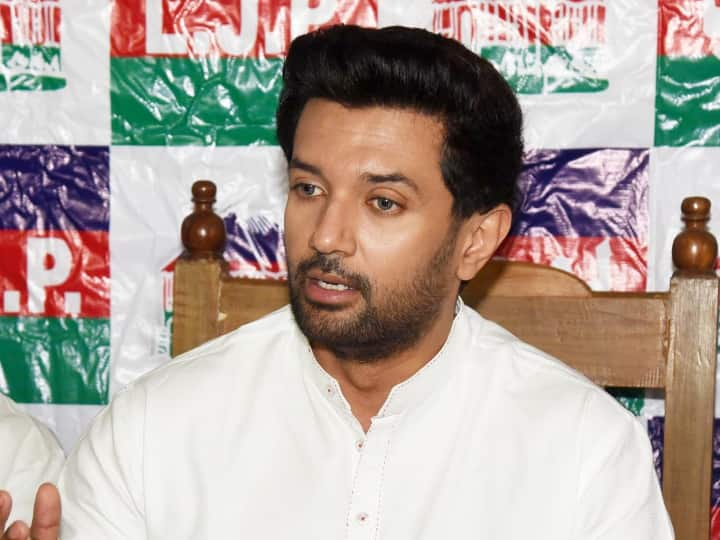 Chirag Paswan went with NDA after talk on Phone with Rajnath Singh announced to support Draupadi Murmu this ann Bihar News: चिराग पासवान गए NDA के साथ, एक फोन पर मान ली राजनाथ सिंह की बात, खुद किया ये एलान