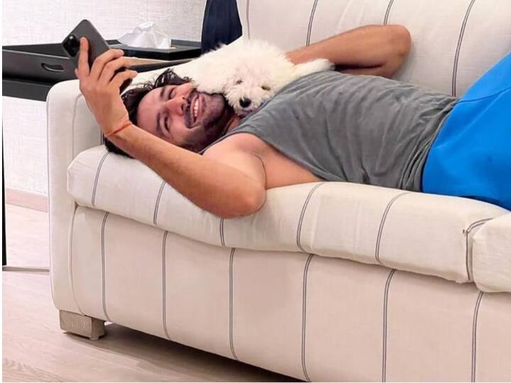Kartik Aaryan reveals why he named his pup Katori Kartik Aaryan ने इस वजह से अपने डॉग का नाम रखा है 'कटोरी', बताई मजेदार वजह