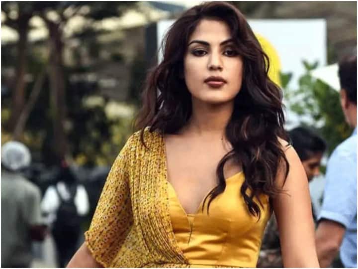 Sushant Singh Rajput Case NCB files draft charges against actress Rhea Chakraborty and others in drugs case before special court in Mumbai Sushant Singh Rajput Case: NCB ने रिया चक्रवर्ती के खिलाफ कोर्ट में दाखिल किए आरोप, अगली सुनवाई 12 जुलाई को