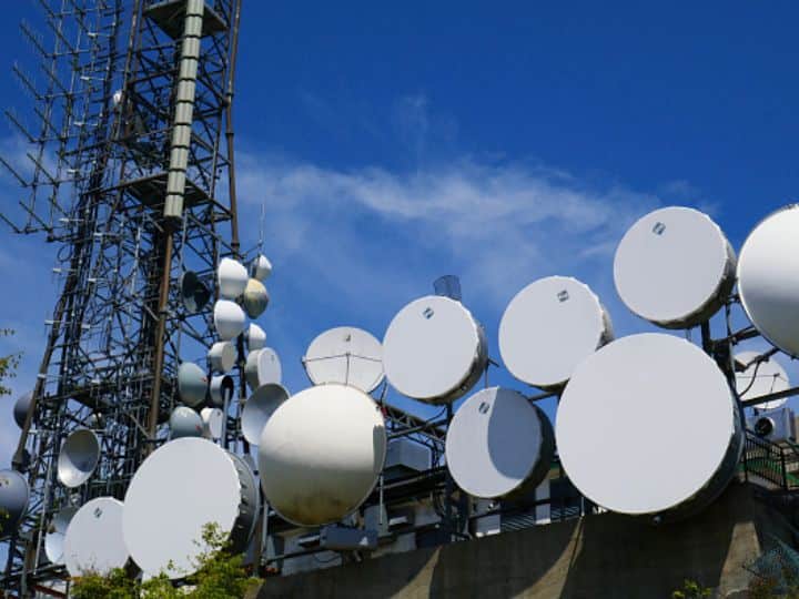 Relief For Telcos: DoT Scraps 3 Per Cent Floor Rate On 5G Spectrum Usage Charge Relief For Telcos: DoT Scraps 3 Per Cent Floor Rate On 5G Spectrum Usage Charge