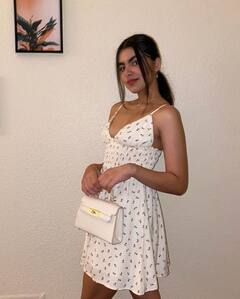 સુંદરતામાં મોડલને ટક્કર આપે છે Imtiaz Aliની દીકરી, બોયફ્રેન્ડ સાથે રોમાન્સને લઇને ચર્ચામા