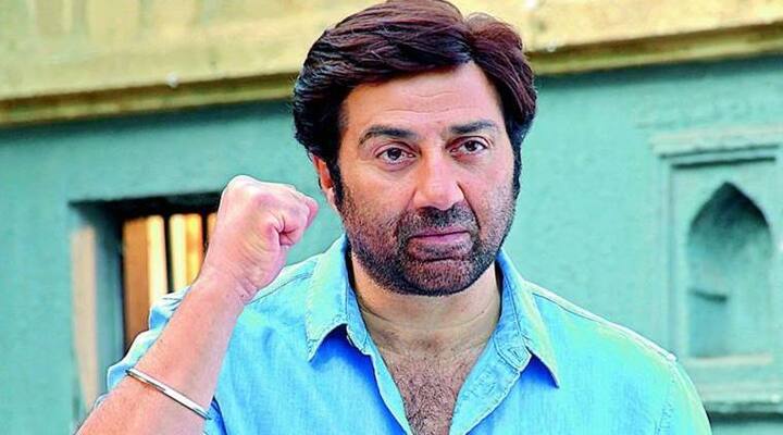 बॉलीवुड में अपने एक्शन के लिए मशहूर सनी देओल (Sunny Deol) का रियल नाम अजय सिंह देओल है.