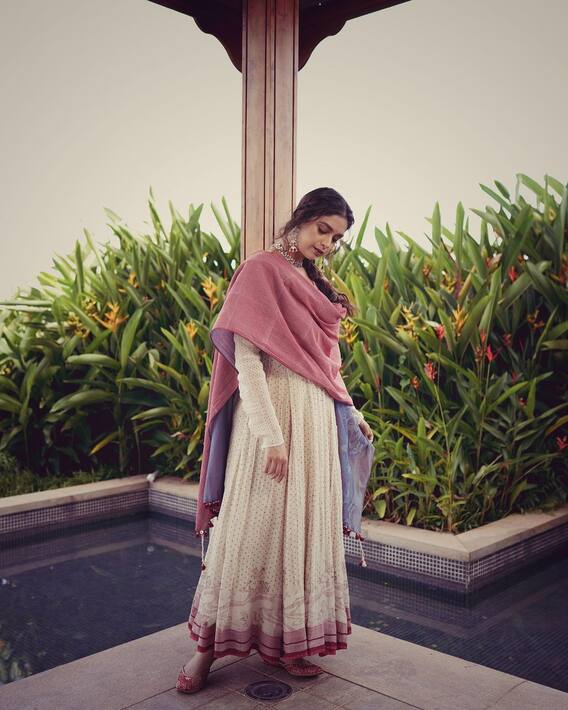 Keerthy Suresh Looks Ethereal In Ethnic Wear. Check Out Pics