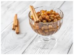 Weight Loss Tips : वजन नियंत्रित ठेवण्यासाठी भिजवलेले मनुके खा; महिलांसाठी अत्यंत लाभदायी