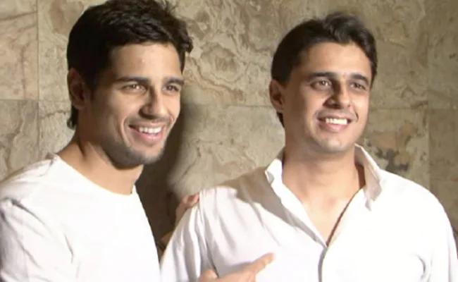 Sidharth Malhotra: सिद्धार्थ मल्होत्रा के भाई हर्षद उनसे भी ज्यादा हैं हैंडसम, यकीन नहीं तो देखें ये तस्वीरें