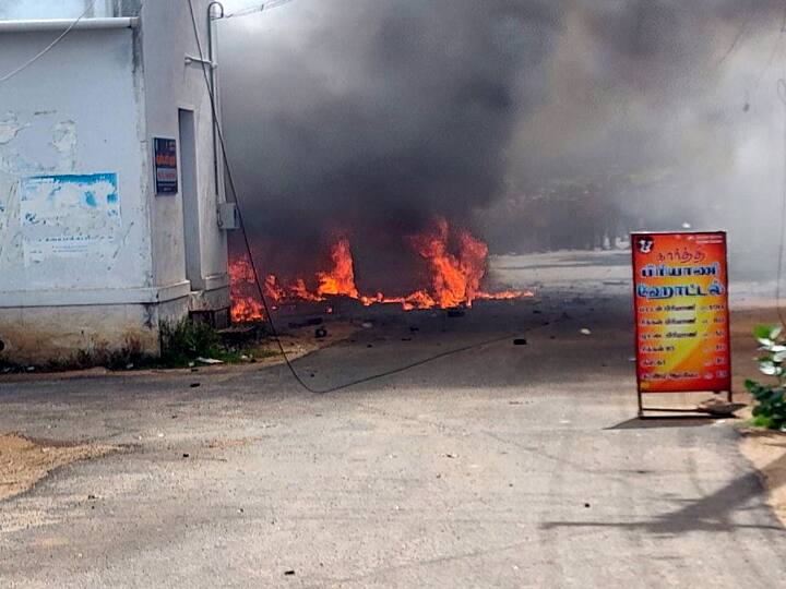 Dindigul: A man was burnt to death in a fire at a private firecracker shop in Dindigul திண்டுக்கல் : தனியார் பட்டாசு கடையில் திடீர் தீ விபத்து: ஒருவர் உடல் கருகி உயிரிழப்பு