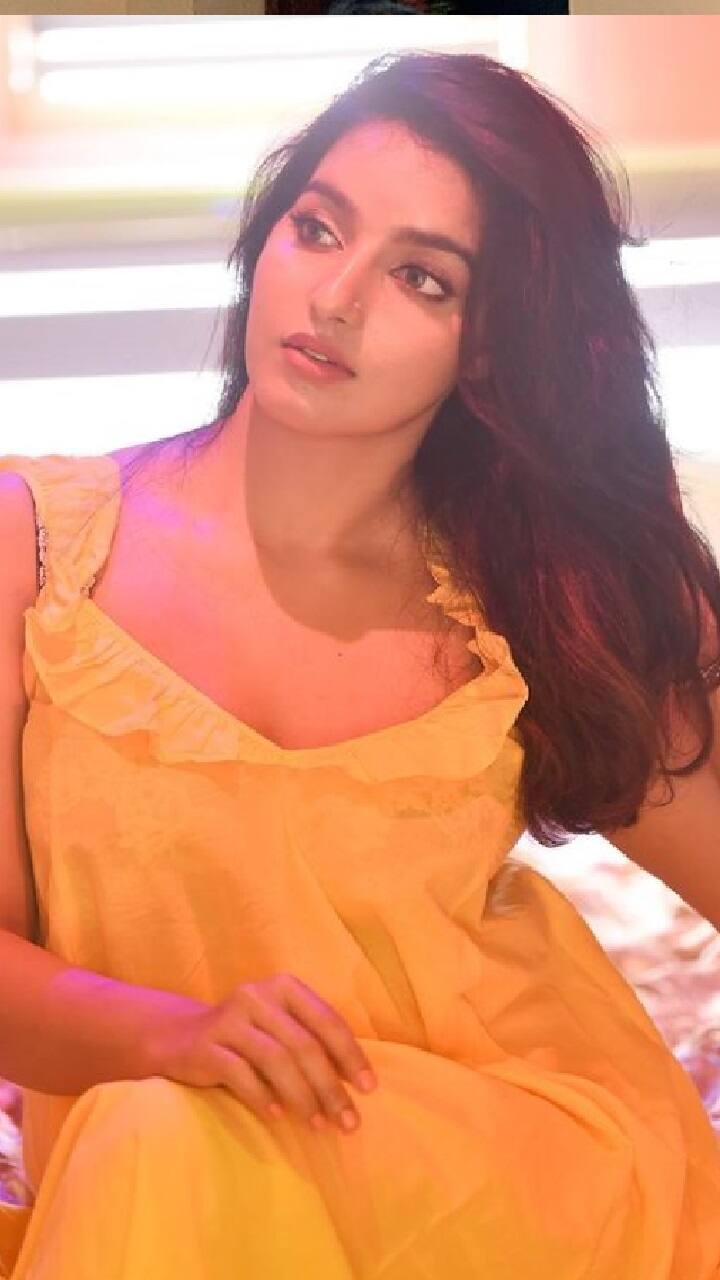 அழகூரில் பூத்தவளே என்னை அடியோடு சாய்த்தவளே?