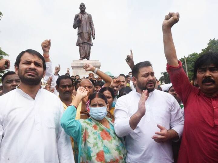 Bihar Politics: Opposition divided on Agnipath Scheme in Bihar RJD-Left present in March Congress missing read what Tejashwi Yadav said ann Bihar Politics: 'अग्निपथ' पर बंटा विपक्ष! मार्च में RJD-वामदल मौजूद, कांग्रेस गायब, पढ़ें तेजस्वी यादव ने क्या कहा